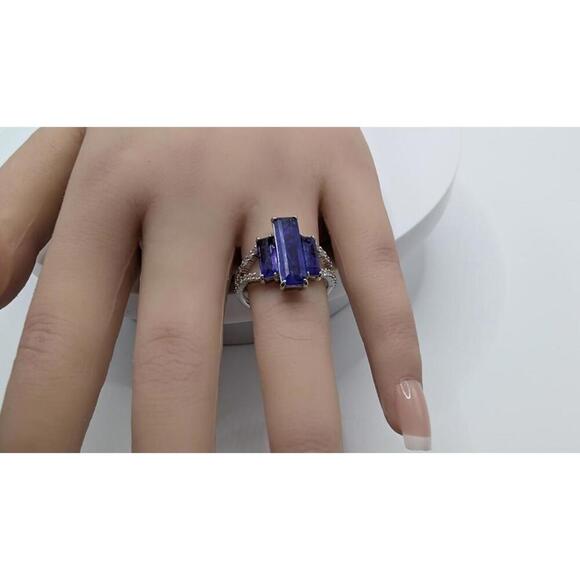 Elegant Purple Gemstone Silver Ring Size 9 - Picture 1 of 9